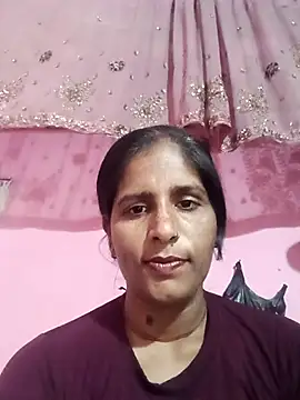 Snapshot of Pirvesh_singh chatting on February 13, 11:39 am Pirvesh singh online show from February 13, 11:39 am