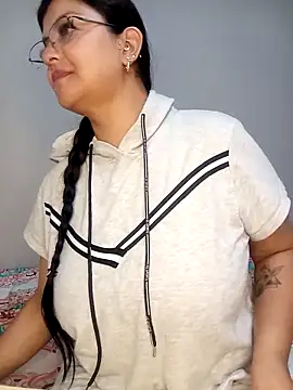 CelesteAlvarez1989 online show from January 14, 6:19 am