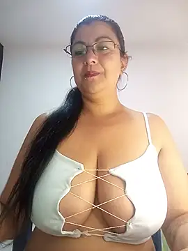 Snapshot of CelesteAlvarez1989 chatting on June 23, 4:38 pm CelesteAlvarez1989 online show from June 23, 4:38 pm