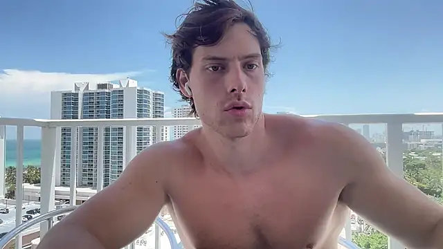 Snapshot of alex_islivee chatting on July 7, 6:12 pm alex islivee online show from July 7, 6:12 pm