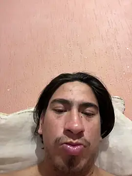 Snapshot of algila08 chatting on December 2, 1:44 am algila08 online show from December 2, 1:44 am