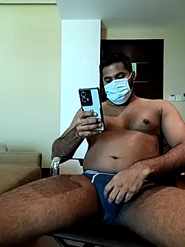 Snapshot of frolicme456 chatting on December 23, 4:32 am frolicme456 online show from December 23, 4:32 am