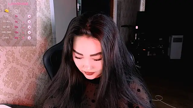 Emma Uilson online show from April 24, 10:50 am