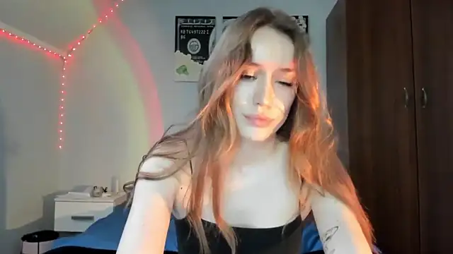 tinyglow online show from March 3, 9:42 pm