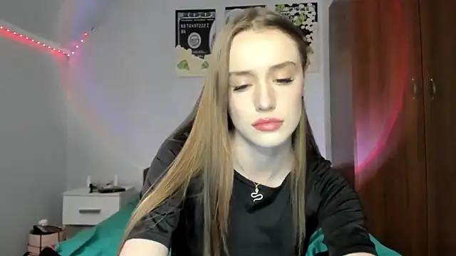 tinyglow online show from May 22, 10:37 pm
