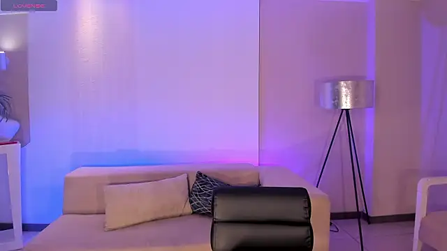 HaileyRoss  online show from March 3, 11:38 am