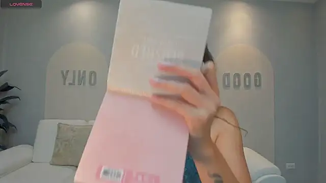 MayaHoffman online show from February 25, 11:31 am