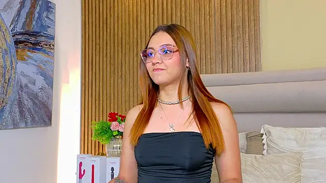 Snapshot of LondraBlush chatting on July 2, 1:06 pm LondraBlush online show from July 2, 1:06 pm