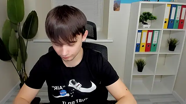 AlejandroEllias online show from February 3, 6:57 pm