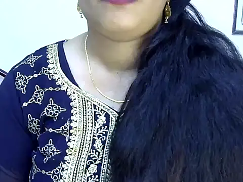 Muskan Jha online show from May 6, 2:11 pm