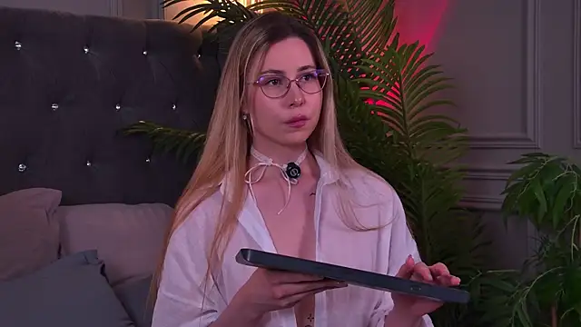 -SaraBlack- online show from July 17, 4:23 pm