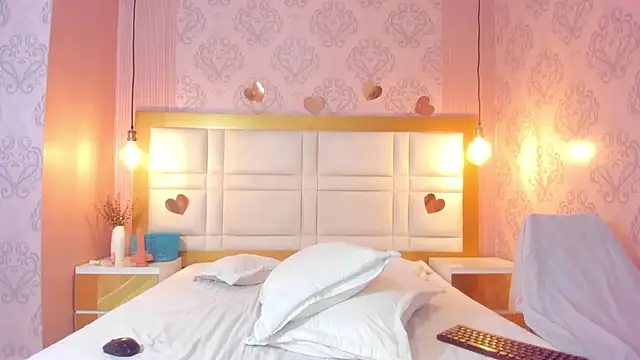 Kendall curves online show from February 15, 7:51 am