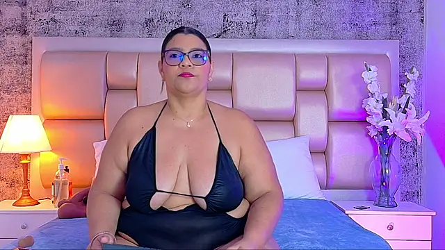 SelennaCooper online show from April 12, 11:37 am