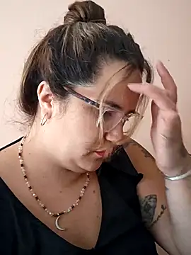 iviiiiiiiiiii online show from December 4, 12:25 pm