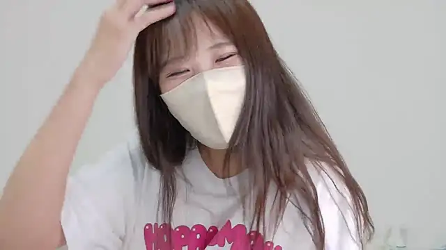 Snapshot of Nemu_chan_ chatting on July 6, 1:52 pm Nemu chan online show from July 6, 1:52 pm