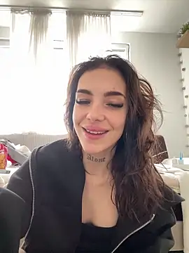 lunababy77 online show from February 15, 1:41 pm