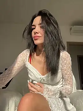 lunababy77 online show from February 24, 2:04 pm