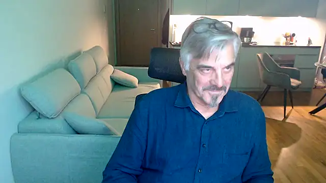 Buidapest online show from February 6, 12:04 am