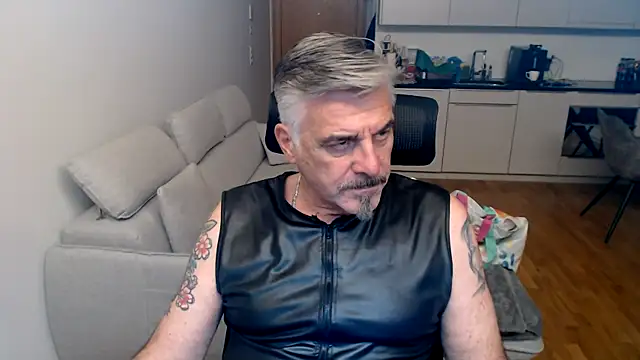 Buidapest online show from February 18, 10:39 pm