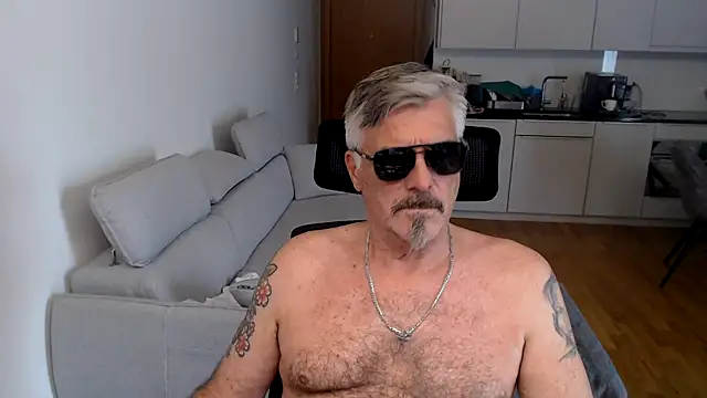 Buidapest online show from March 1, 1:02 pm