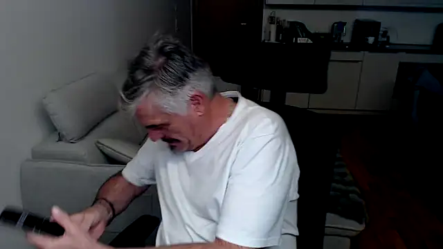 Buidapest online show from March 11, 8:48 pm