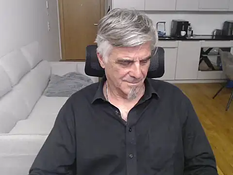 Buidapest online show from April 14, 12:49 am