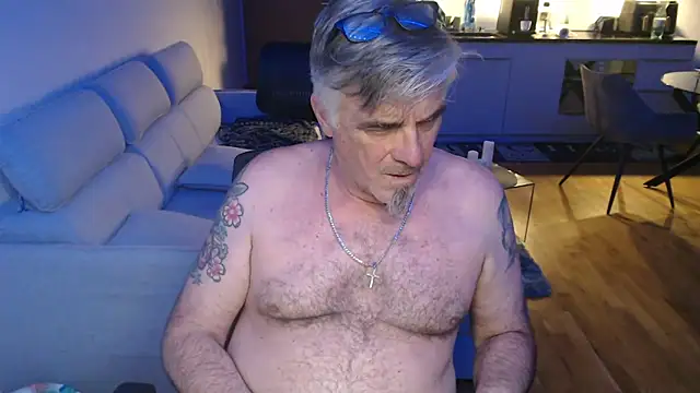 Buidapest online show from April 16, 5:58 pm