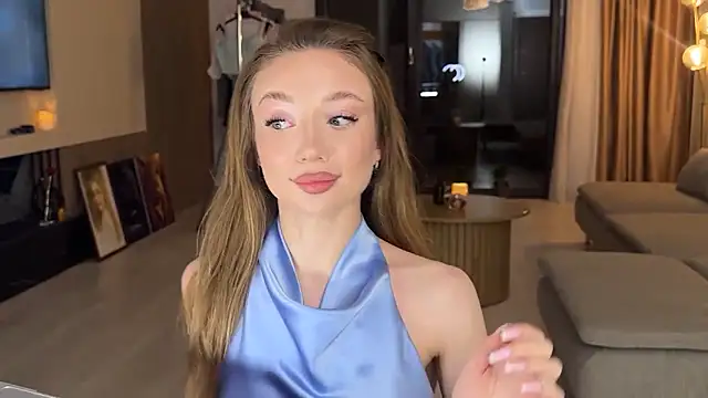 Jolienne online show from June 3, 8:03 pm