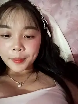 Baa-bee22 online show from August 5, 5:43 am