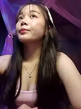 Baa-bee22 online show from August 6, 6:26 am