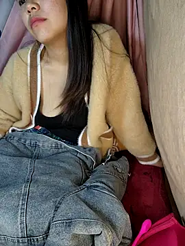 Xiu-L online show from February 9, 9:30 pm