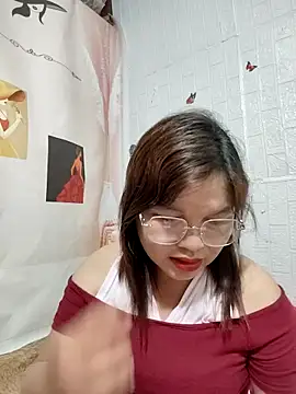 Snapshot of Cover-baa chatting on June 28, 9:32 pm Cover-baa online show from June 28, 9:32 pm
