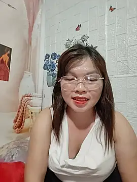 Snapshot of Cover-baa chatting on July 15, 2:55 pm Cover-baa online show from July 15, 2:55 pm