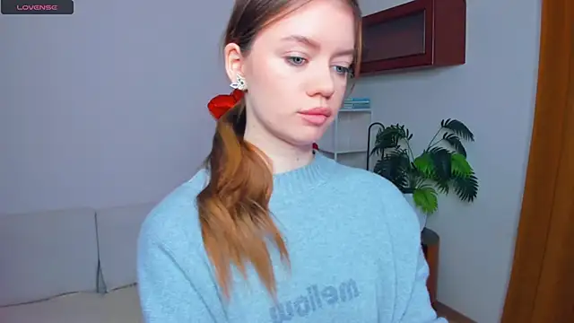 AngelesBenitz online show from February 21, 6:25 am