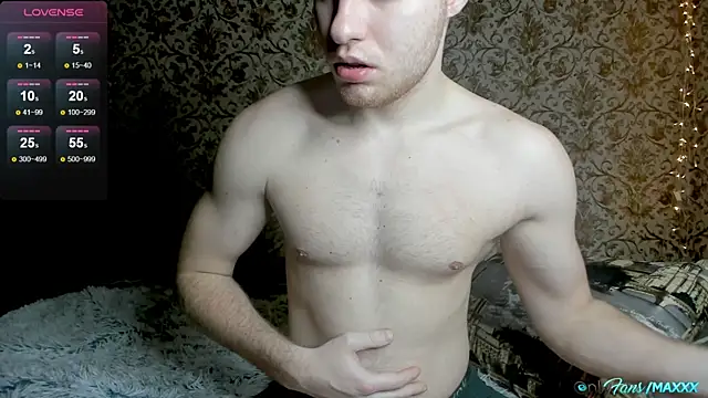 Maxhornyblondieman online show from December 19, 10:22 am