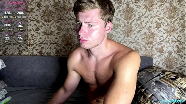 Snapshot of Maxhornyblondieman chatting on July 10, 10:29 am Maxhornyblondieman online show from July 10, 10:29 am