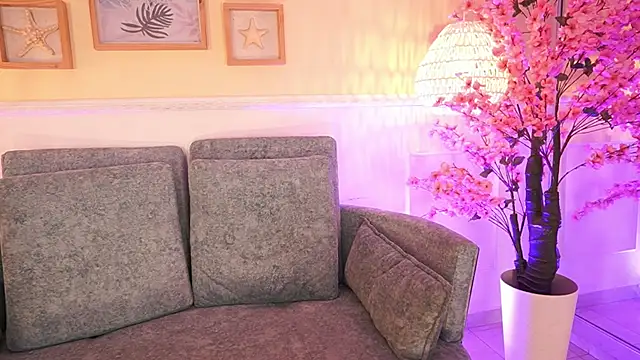 MeganLowell online show from April 7, 7:36 pm