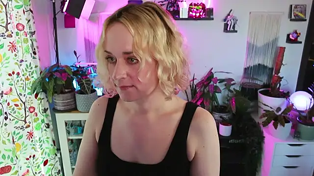 xzoeyryanx online show from March 26, 8:25 pm