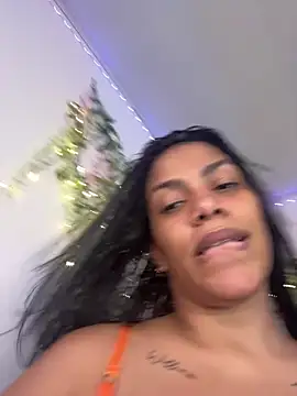 Snapshot of ArielleMillerr- chatting on July 11, 5:37 pm ArielleMillerr- online show from July 11, 5:37 pm