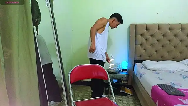 blorelopez online show from February 5, 1:10 am