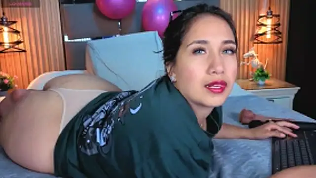 Lauroberts7 online show from March 13, 3:35 am