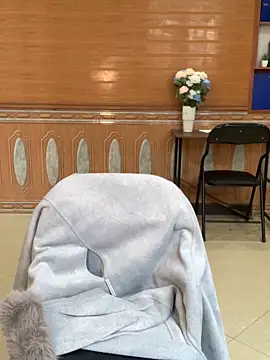 Snapshot of hide_from_colleagues chatting on March 22, 4:38 am hide from colleagues online show from March 22, 4:38 am