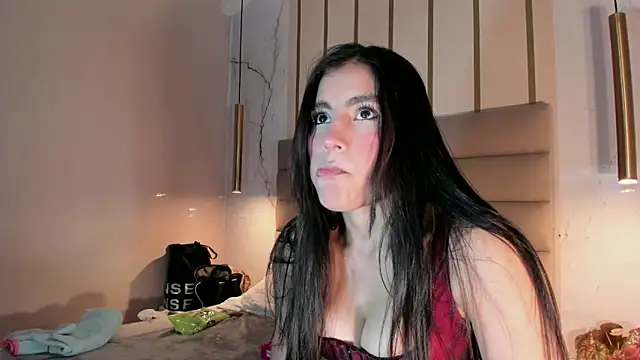 Snapshot of IsabelaStefano chatting on June 15, 3:20 am IsabelaStefano online show from June 15, 3:20 am