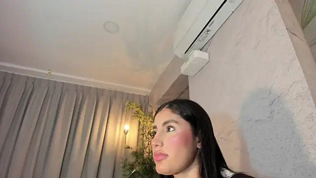Snapshot of IsabelaStefano chatting on July 19, 3:54 am IsabelaStefano online show from July 19, 3:54 am