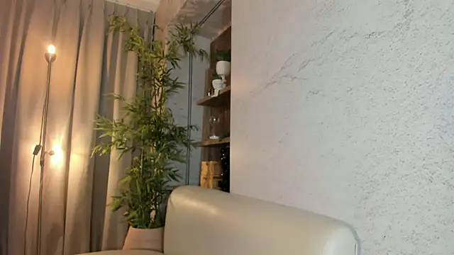 Snapshot of IsabelaStefano chatting on July 21, 3:31 am IsabelaStefano online show from July 21, 3:31 am