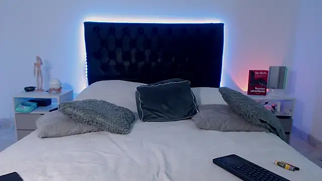 ray Weeed online show from November 28, 10:34 pm