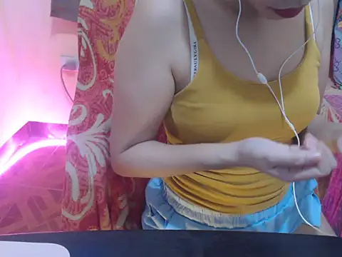 HotAsian Yazzi69 online show from March 17, 4:32 pm