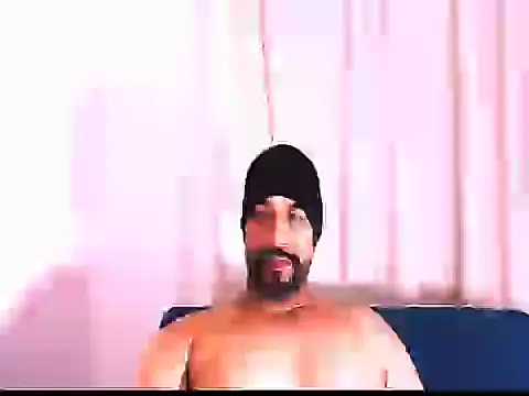 Snapshot of musclehetero chatting on February 10, 2:04 am musclehetero online show from February 10, 2:04 am