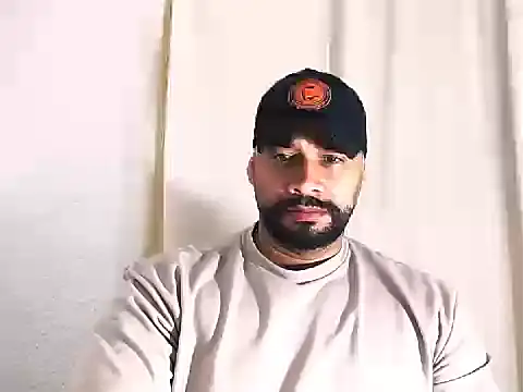 Snapshot of musclehetero chatting on February 13, 3:30 pm musclehetero online show from February 13, 3:30 pm