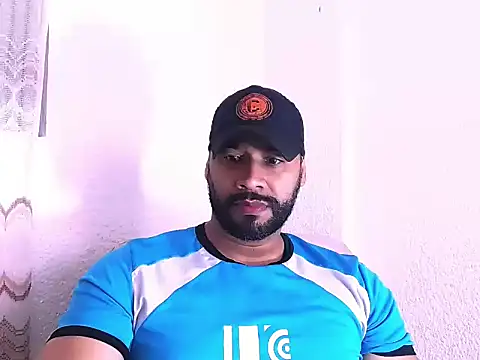 Snapshot of musclehetero chatting on March 13, 4:35 pm musclehetero online show from March 13, 4:35 pm